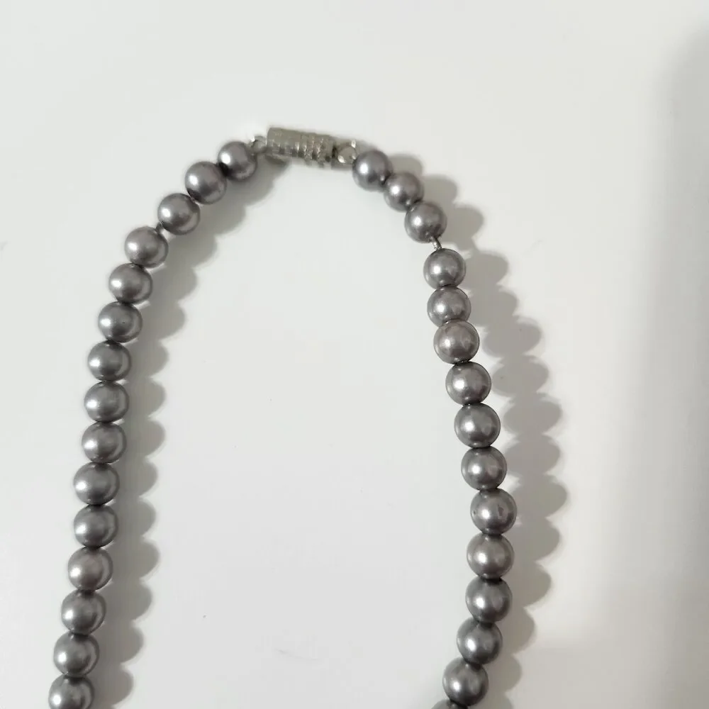 Gray Round Beaded Twist Lock Barrel Necklace Graduated Long Silver Tone